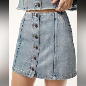 Aritzia denim skirt